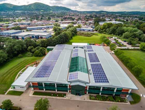 solar_panels_on_the_rooftop_of_malvern_panalyticals_uk_headquarters-worcestershire